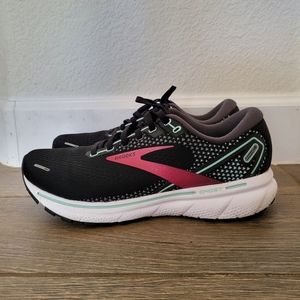 Brooks Ghost 14 womens Size 8.5 Wide Black and pink running shoes